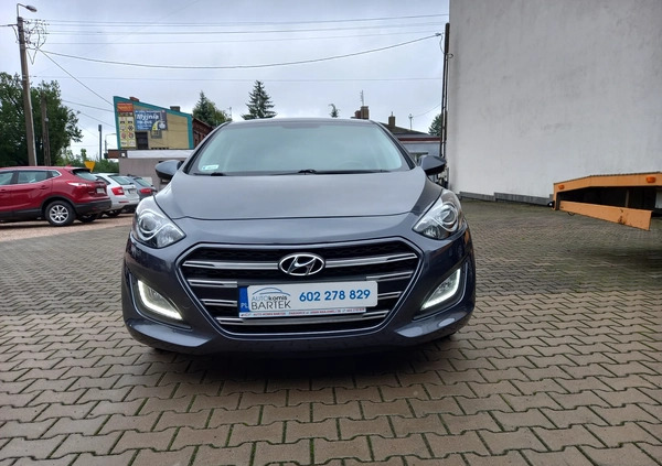 Hyundai I30 cena 42600 przebieg: 143900, rok produkcji 2015 z Pabianice małe 191